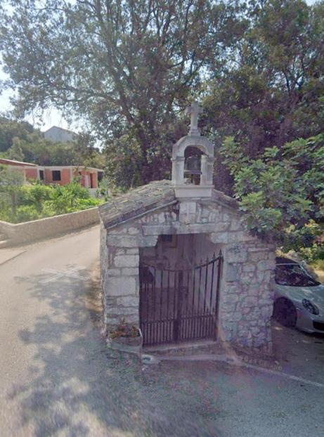 Holiday Home Villa Kastel Zrnovo Luaran gambar